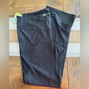 NWT Old Navy Jet Black Active Leggings- flare